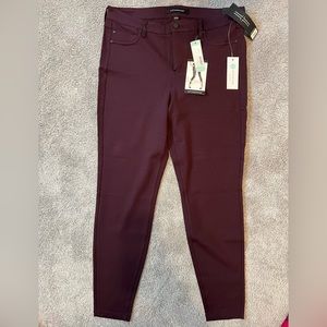 Ankle cut women’s pants